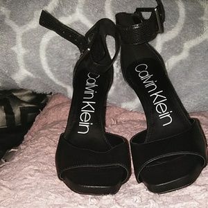 Women's shoes